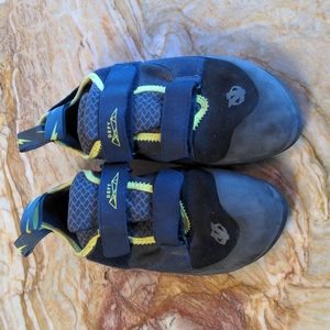 EVOLV Rock Climbing Shoes - 10.5